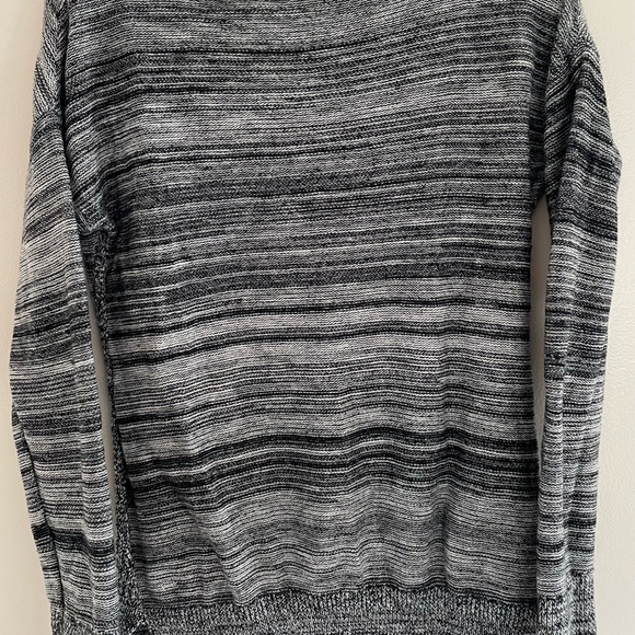 LOFT Ann Taylor Womens  Long Sleeve Black And White Sweater Woven Stripe Size S - Picture 3 of 3